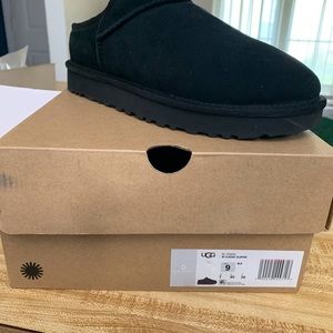 UGG Classic Slipper Women’s 9 Men’s 7